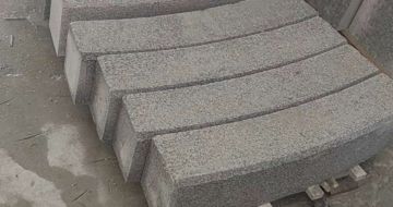 宝鸡芝麻白弧形路牙石