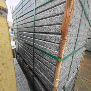 宝鸡芝麻白楼梯踏步室外