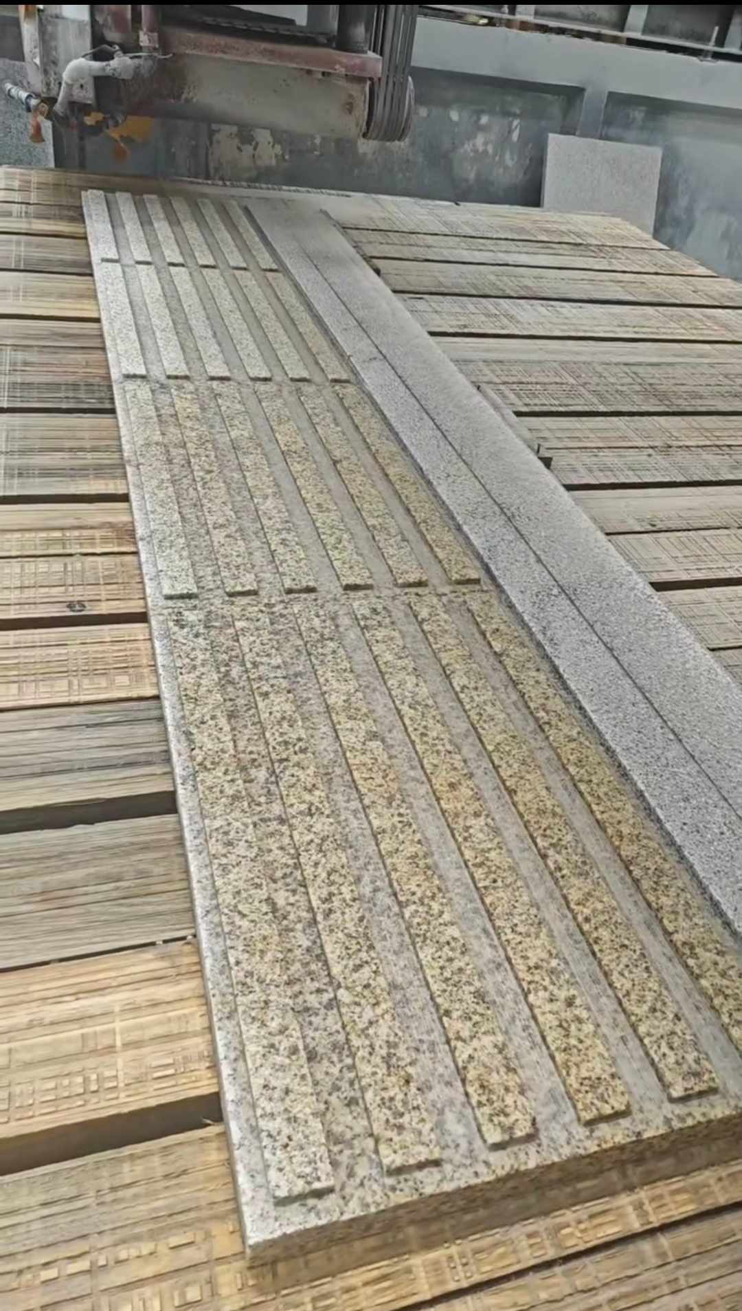 宝鸡黄金麻盲道石 盲条
