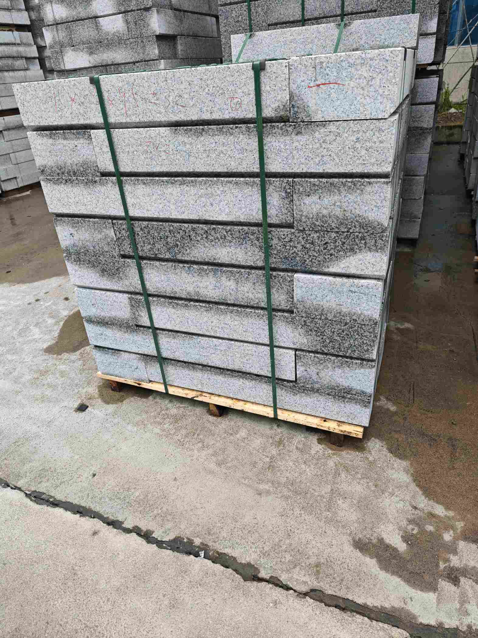 宝鸡芙蓉白路牙石，马路牙子