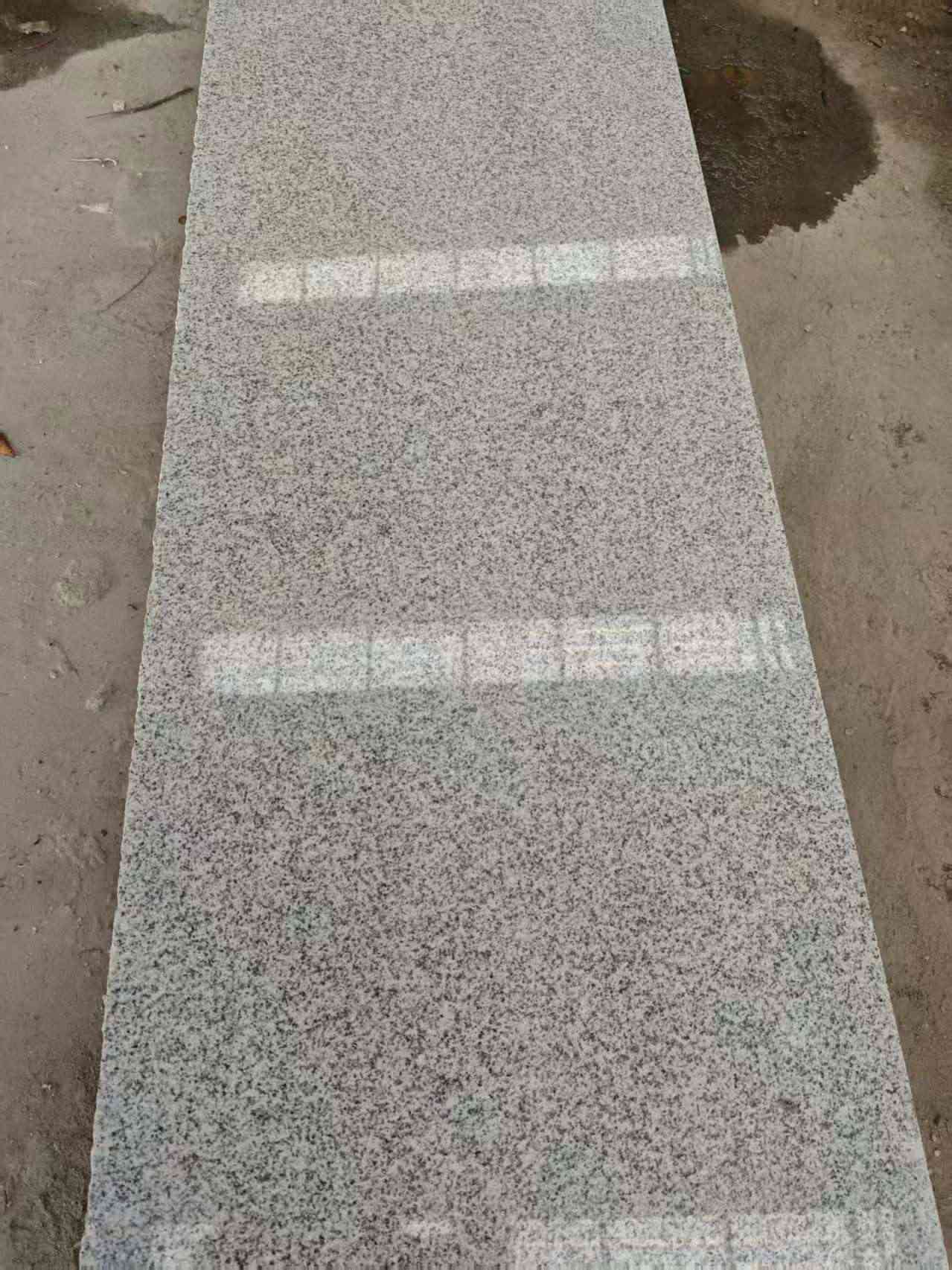 宝鸡芝麻白光面毛板